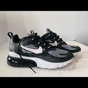 Nike AirMax 270 Black Size 8 Gently Worn